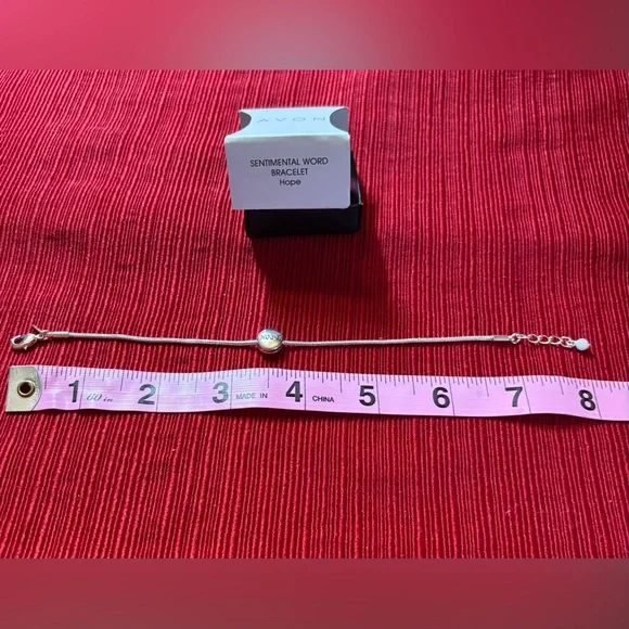 Avon earrings, 12 pairs; 4 Avon bracelets; 6 pairs of Kohl’s earrings. All NEW! - Picture 7 of 16